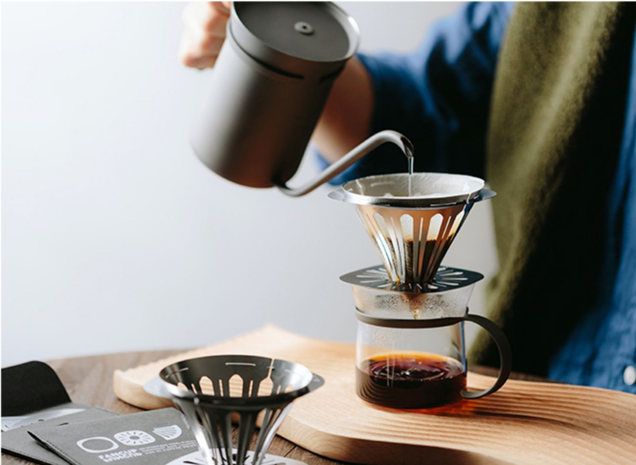 オフィスやアウトドアで本格的なコーヒーを！ 1ミリ超薄＆超軽量