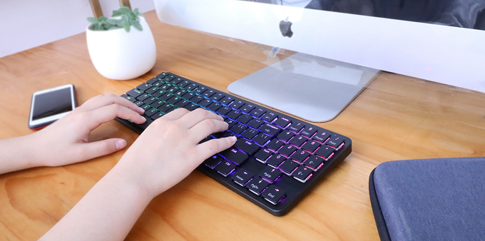 【新品未使用】Keyball44 完成品　鍛造カーボン仕様 赤軸フルセット 高品質赤軸採用で軽いキータッチ！ 最大60H連続使用を実現した